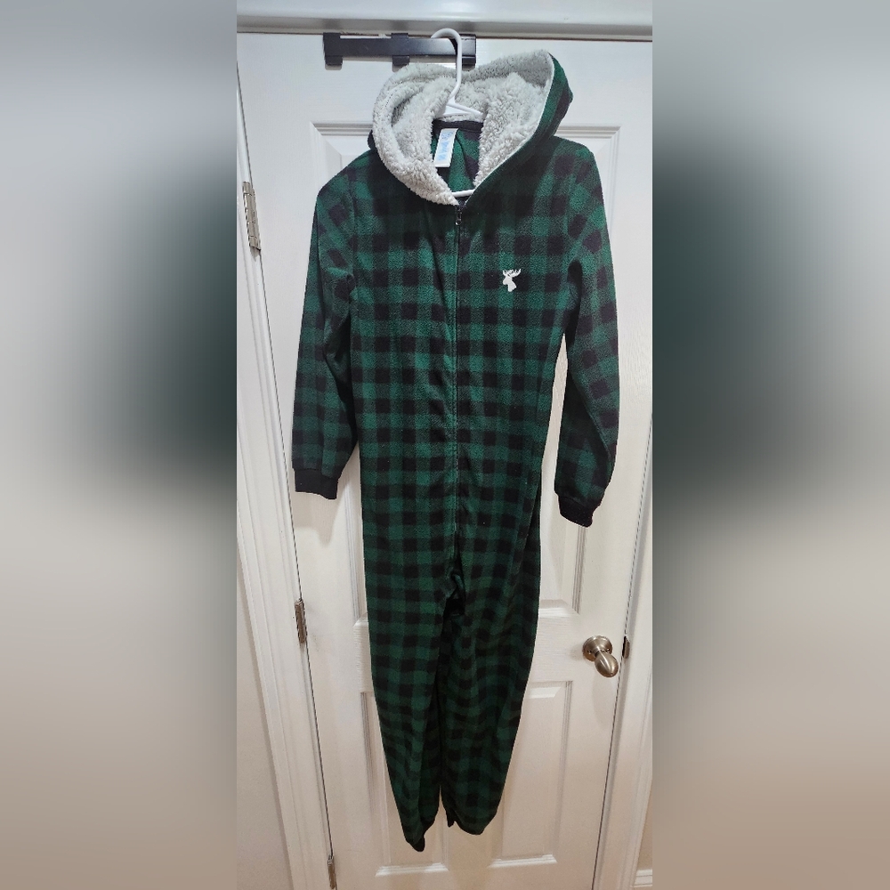 Children's Place Green and Black Plaid Onesie Pijamas. XXL/16 BIG KIDS